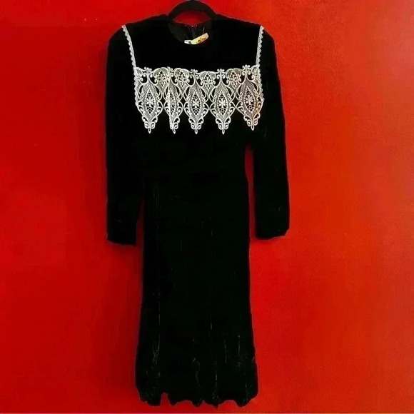 Vintage Gunne Sax Jessica McClintock Black velvet dress with white lace size 3 - Picture 1 of 9